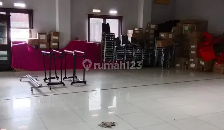Gedung kantor 3 lantai  strategis mainroad di Buahbatu Bandung kota SHM Bagus 2