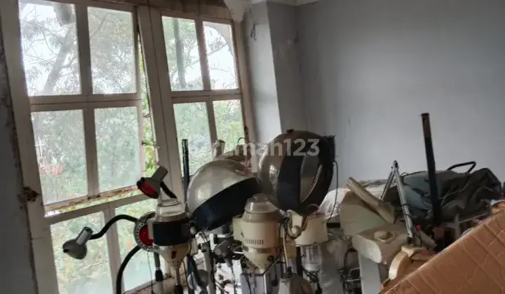 Gedung kantor 3 lantai  strategis mainroad di Buahbatu Bandung kota SHM Bagus 9