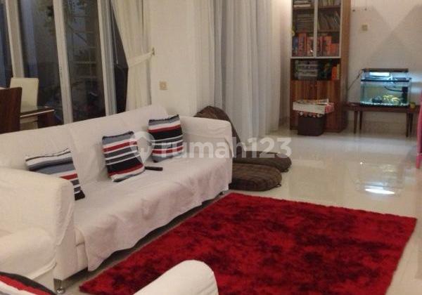 Rumah Lux Modern di Komplek Elit Puspitaloka Bsd Tanggerang SHM