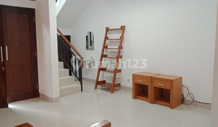 Rumah Bagus Semi Furnished Siap Huni Di Cluster Setra Duta Bandung 2