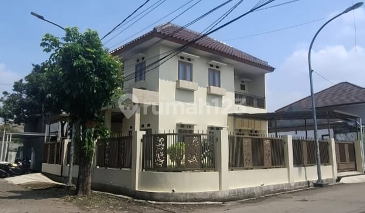 Rumah Besar Hoek 5 Kamar Siap Huni Furnished Di Komplek Bkr Buahbatu Bandung