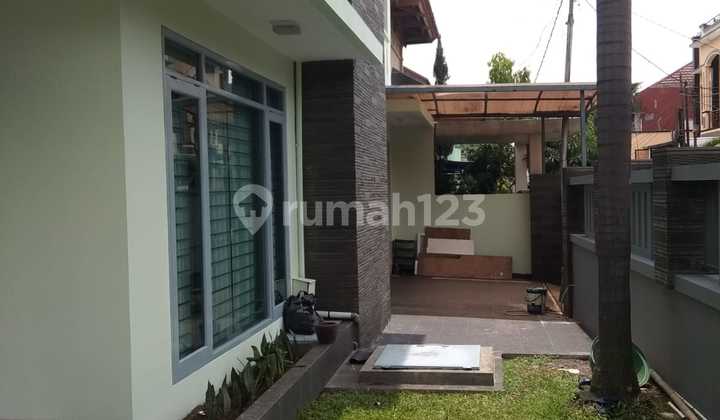 Rumah Besar Strategis Furnished Dekat Pusat Kota Di Komplek Pasirluyu Bkr Bandung SHM 2