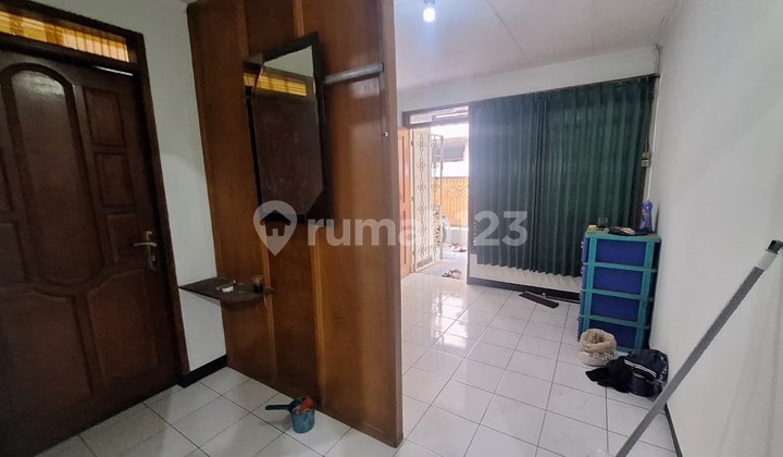 Strategic Semi-Furnished House, Suitable for Office Use, in Srimahi, Moh Ramdan, Bandung, with SHM.