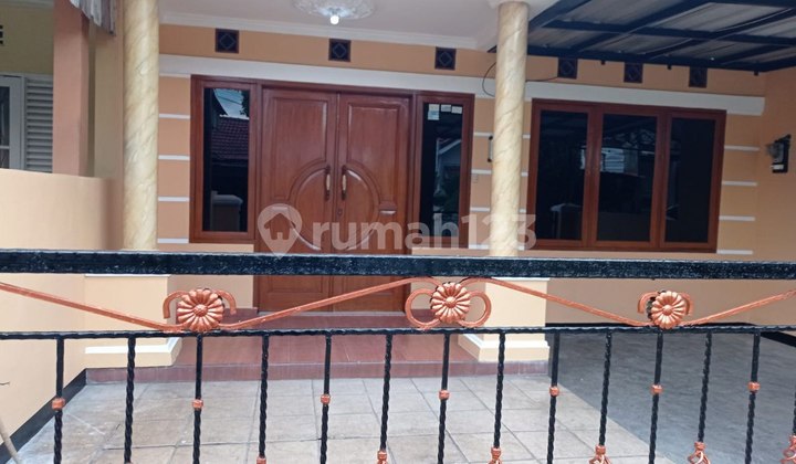 Ready-to-Occupy House in Adipura Complex Near Summarecon Bandung