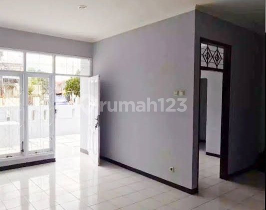 Strategic House Ready to Occupied, Can Be Used as Office in Pasirluyu Bkr Bandung Strategic House Ready to Occupied, Can Be Used as Office in Pasirluyu Bkr Bandung
