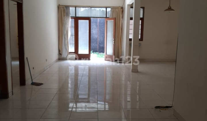 Strategic Cheap Land-Priced House in Pasirluyu BKR Bandung with SHM Strategic Cheap Land-Priced House in Pasirluyu BKR Bandung with SHM