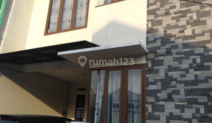 Take over 450 Juta Rumah 2 Lantai Di kramat Jati Jakarta Timur 1