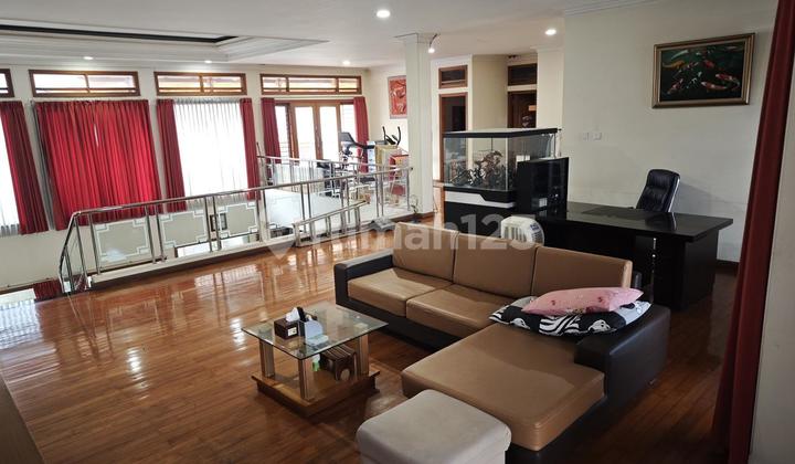 RUMAH BESAR MEKARWANGI