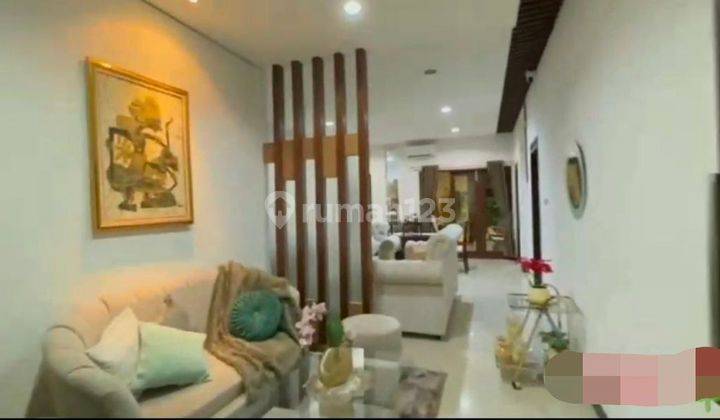 Rumah Bagus Semi Furnished SHM di Buah Batu, Bandung 1