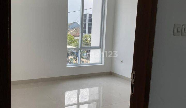 Jual Rumah 2 Lantai SHM Cisaranten Arcamanik 2