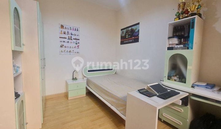 Rumah 2 Lantai Bagus SHM di Setra Duta, Bandung 2