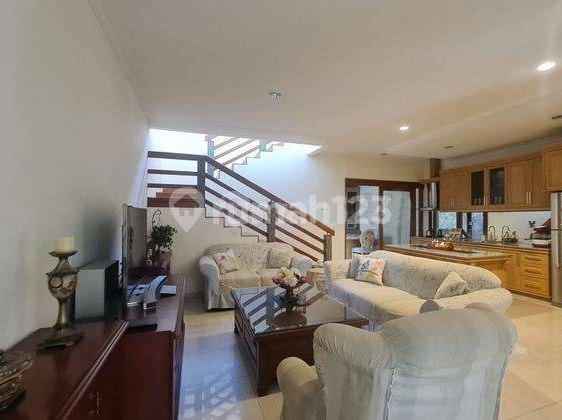 Rumah 2 Lantai Bagus SHM di Setra Duta, Bandung Rumah 2 Lantai Bagus SHM di Setra Duta, Bandung