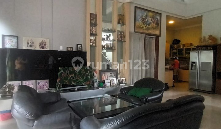 Rumah Tepi Danau Tatar Ratnasasih Kota Baru Parahyangan