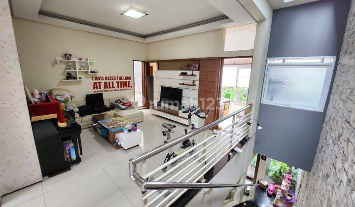 RUMAH MEWAH SEMIFURNISHED, DI LOKASI FAVORIT SINGGASANA PRADANA, BANDUNG 2