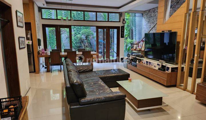 RUMAH MEWAH SEMIFURNISHED, DI LOKASI FAVORIT SINGGASANA PRADANA, BANDUNG 1