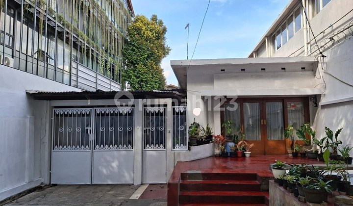 Rumah Strategis Cocok Untuk Kantor, Kost Area Dipati Ukur Bandung