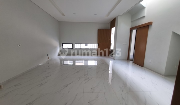 Rumah Bagus Baru Shm 2 Lantai Di Setra Duta Bandung 2