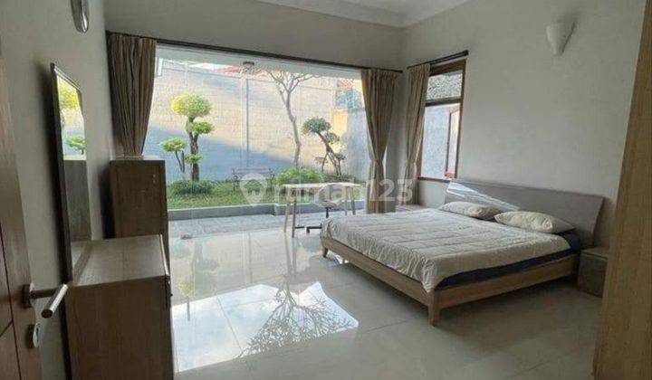 Rumah 2 Lantai Bagus Semi Furnished SHM di Golf Arcamanik, Bandung 1