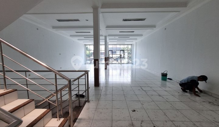 Mainroad Surya Sumantri 8 Meters Wide Shop House for Sale in Bandung 2