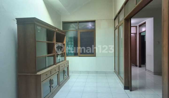 Semi-Furnished Singgasana Pradana Mekar Wangi House