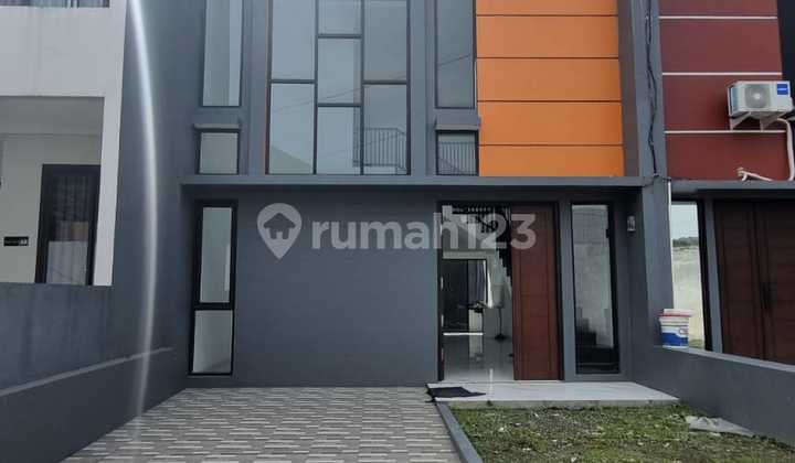 Jual Rumah baru LUX 2 Lt di jl. kembar tengah, pusat kota