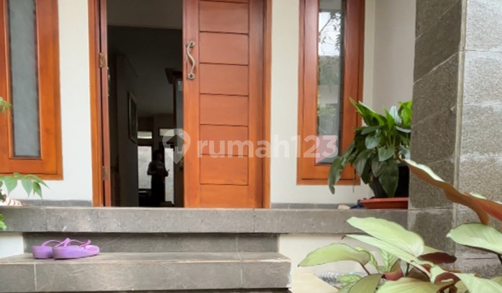 Rumah Bagus Split Level SHM di Setra Duta Bandung 2