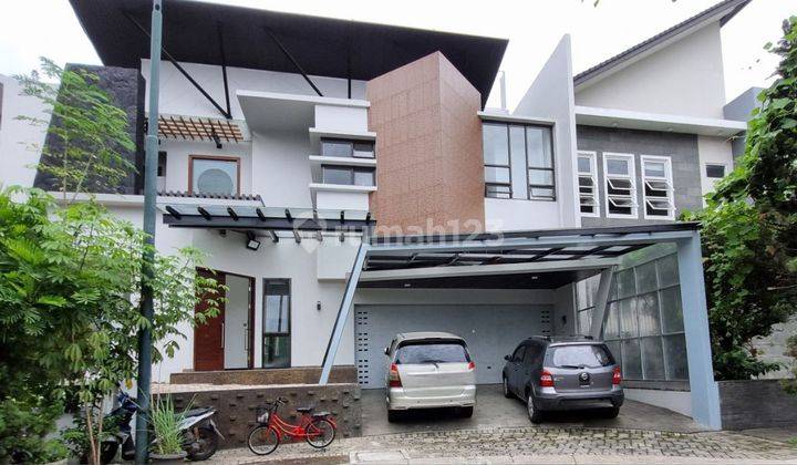 Langka Rumah 2 Lantai di Cluster Exculisve Singgasana Pradana Bandung 1