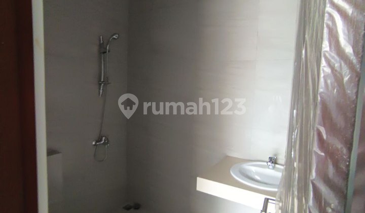 Jual Rumah Baru, lokasi disetraduta  bangunan baru selesai ALV 2