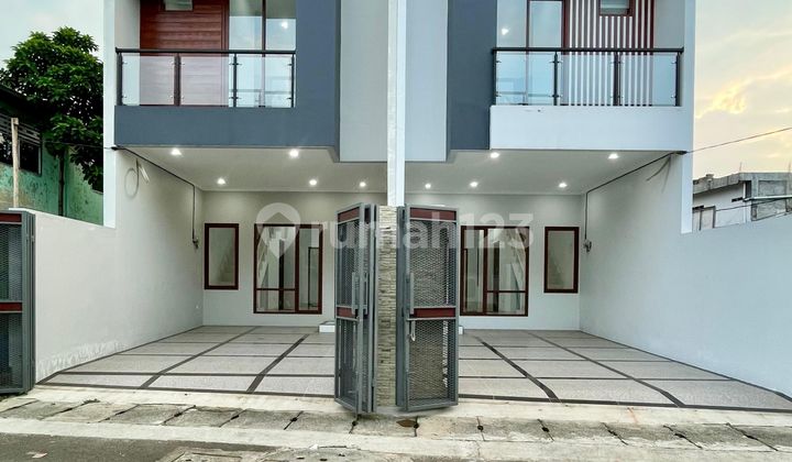 Rumah Mewah Minimalis Modern Nempel Toll Simatupang 2