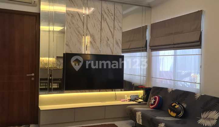 Rumah Modern Berlokasi Strategis di De Park Bsd 2
