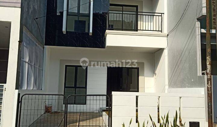 Rumah baru 2 Lantai di Nusaloka bsd  1