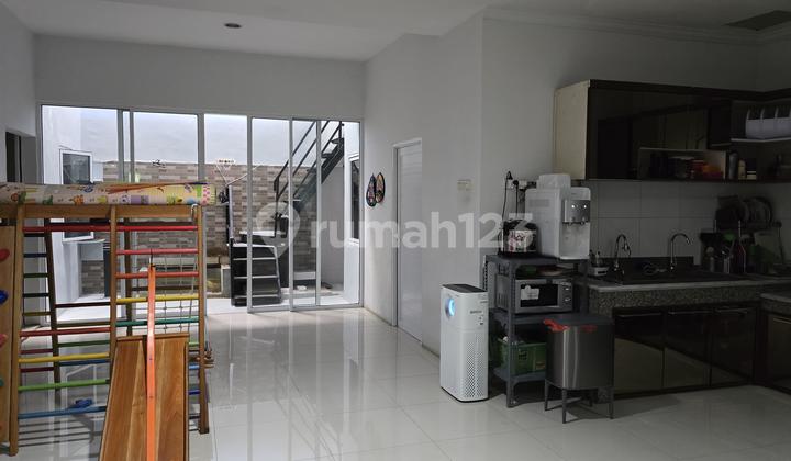 Jarang Ada !! Rumah Cocok Untuk Resto Dan Kantor Di Jalan Raya Utama Kencana Loka Bsd