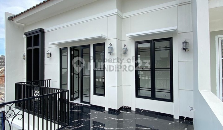 Nice Ready-to-Occupy House in BSD Crysant Garden 1