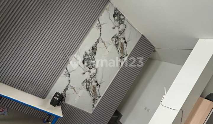 Rumah Modern Rapi Siap Huni Dekat Bintaro 2