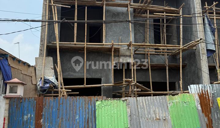 Ready-to-occupy 2-Story New House in Serpong by Year-End