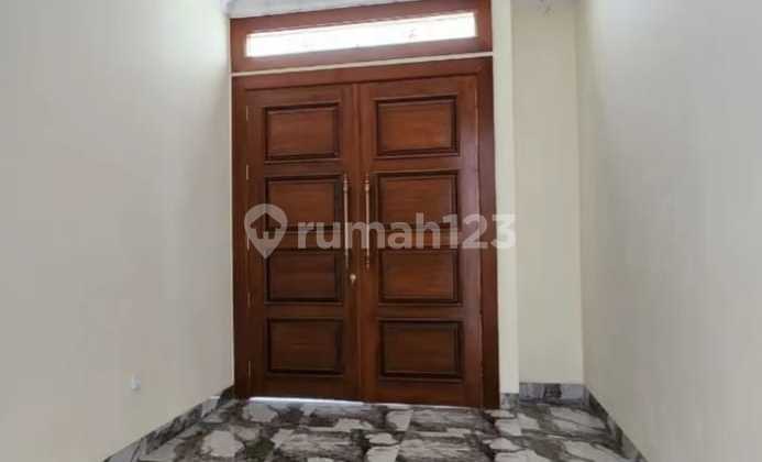 Modern and Beautiful House Puspita Loka BSD 2