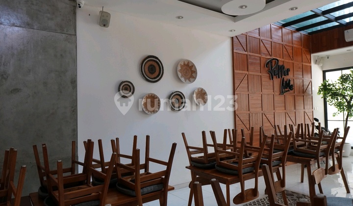 For Rent: Ex-Restaurant Building Fully Furnished Ready to Operate in a Busy Location