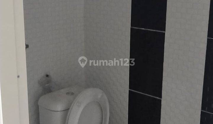 Disewakan rumah minimalis 2lt d Semolowaru  4