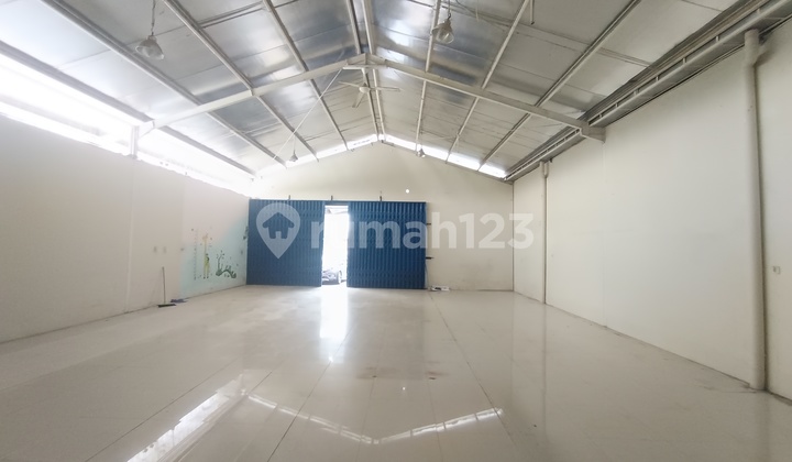 Ready-to-Use Warehouse Near Cirebon Toll Gate Ready-to-Use Warehouse Near Cirebon Toll Gate