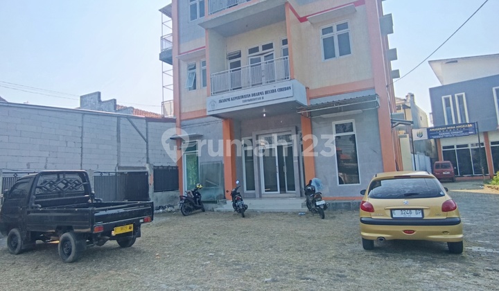For Rent 3-Story Building Ready for Use on Main Road in Cirebon City 1