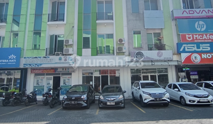 Ready-to-Use 3-Story Nice Shop House in CSB Mall, Cirebon City 1