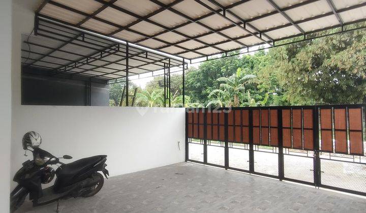 Rumah elegan 2 Lantai bebas banjir free kanopi  2