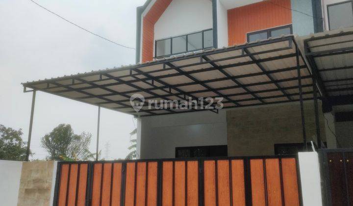 Rumah mewah 2 Lantai plus rooftop bebas banjir  1