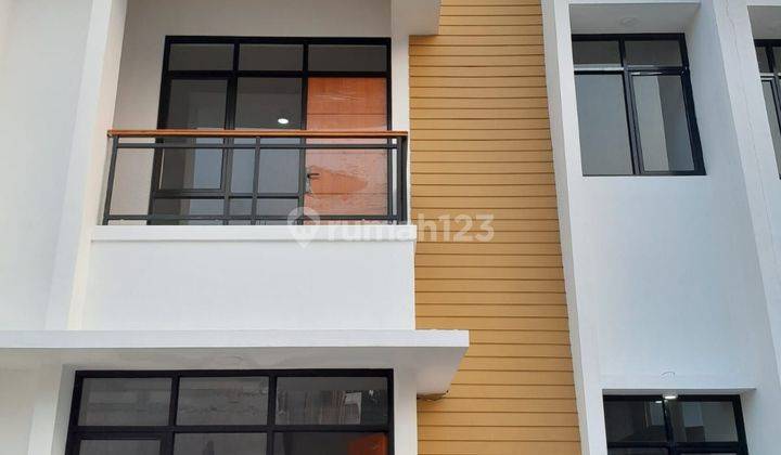 Rumah Mewah 2 Lantai Harga Terjangkau, Nyaman Buat Keluarga  1