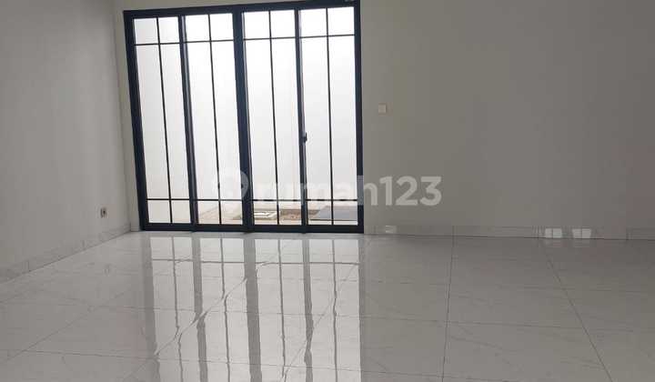 For Rent: New 2-Story Luxury House in Jasmia Scg Summarecon Crown Gading Cluster, Bekasi For Rent: New 2-Story Luxury House in Jasmia Scg Summarecon Crown Gading Cluster, Bekasi