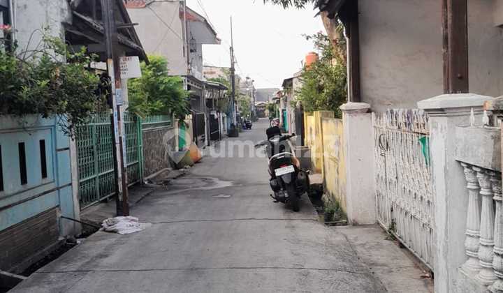 For Sale: House in Wisma Seroja Harapan Jaya Complex, North Bekasi. 2