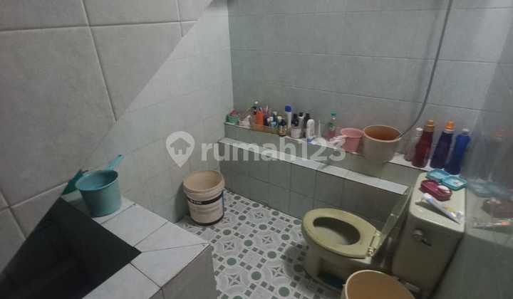 Dijual Cepat Rumah + Ruko 2LT  ( connecting depan belakang) di daerah Harapan Indah 1... Bisa untuk usaha & tempat tinggal/ kost2 an... 2