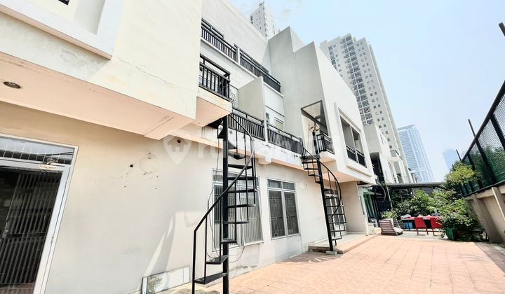 Exclusive Townhouse for Sale at Maple Park Apartments, Sunter, North Jakarta