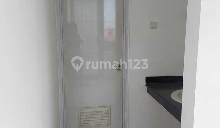 For Sale: Nice Corner Shop Unit, Mega Boulevard, Harapan Indah, West Bekasi 2