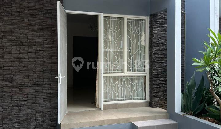 Disewakan rumah cantik full renovasi semi furnished di neo vasana harapan indah Bekasi 2